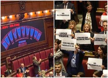 Nuova legge elettorale, via libera definitivo della Camera. Meloni: "Ora italiani potranno scegliere". Le opposizioni: "Una truffa" Nuova legge elettorale, via libera definitivo della Camera. Meloni: "Ora italiani potranno scegliere". Le opposizioni: "Una truffa"