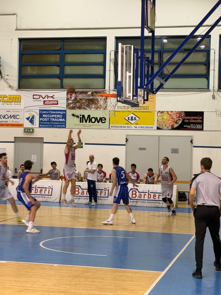 Valsesia Basket travolge Verbania al Pala Loro Piana: ora i playoff