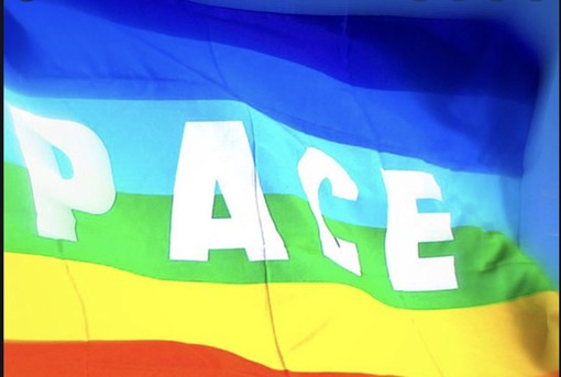 «La Pace è l'unica vittoria»: manifestazione in piazza Cavour a Vercelli