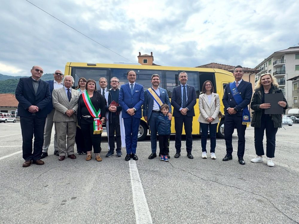 Quarona, inaugurato il primo scuolabus elettrico