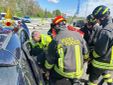 Scontro tra due auto all'imbocco del casello di Carisio, una persona estratta dalle lamiere Scontro tra due auto all'imbocco del casello di Carisio, una persona estratta dalle lamiere