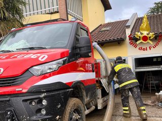 Emergenza maltempo: i Vigili del Fuoco di Vercelli bonificano l'area torinese Emergenza maltempo: i Vigili del Fuoco di Vercelli bonificano l'area torinese
