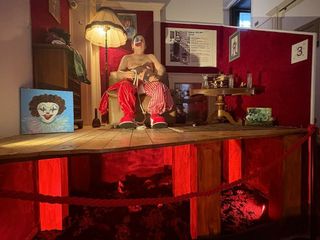 Da Ed Gein a Leonarda Cianciulli: in via Arcivescovado arriva il Museo dei Serial Killer [FOTO E VIDEO]