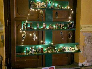 Strona, mercatino e iniziative natalizie: alberi creativi e musica per le vie del paese FOTO e VIDEO di Catia Ciccarelli per newsbiella.it Strona, mercatino e iniziative natalizie: alberi creativi e musica per le vie del paese FOTO e VIDEO di Catia Ciccarelli per newsbiella.it