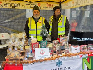 Strona, mercatino e iniziative natalizie: alberi creativi e musica per le vie del paese FOTO e VIDEO di Catia Ciccarelli per newsbiella.it Strona, mercatino e iniziative natalizie: alberi creativi e musica per le vie del paese FOTO e VIDEO di Catia Ciccarelli per newsbiella.it