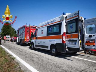 Incidente stradale sulla SP 12, intervento dei Vigili del Fuoco FOTO Incidente stradale sulla SP 12, intervento dei Vigili del Fuoco FOTO