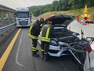 Dal Nord-ovest: incidente stradale sulla A5 verso Ivrea, due persone in ospedale