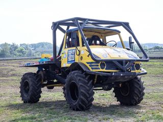 Stroppiana, dall'autocross alla prova di regolarità "Power Stage": tutte le attività dinamiche che si posso fare a "Ruote Veloci"