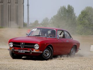 Stroppiana, dall'autocross alla prova di regolarità "Power Stage": tutte le attività dinamiche che si posso fare a "Ruote Veloci"