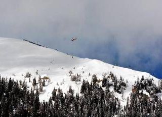 Francia, gruppo di sciatori travolto da valanga: tre morti in Savoia Francia, gruppo di sciatori travolto da valanga: tre morti in Savoia