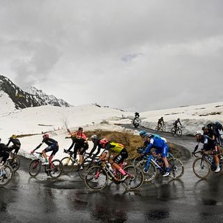 BuonGiro. Ce n'è per tutti sul banco degli imputati: il Giro d'Italia ha perso la via