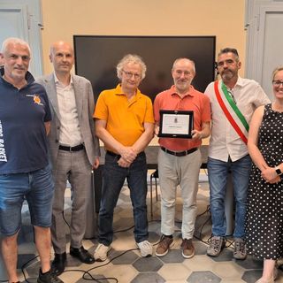 20 anni di Trivero Basket, il Comune consegna una targa al merito (foto dalla pagina Facebook del comune di Valdilana)