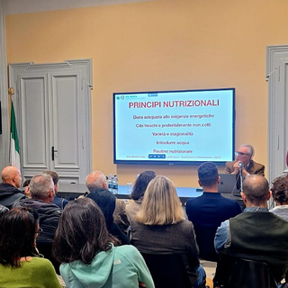 Valdilana, grande interesse per la serata dedicata alla nutrizione e integrazione nello sport giovanile (foto dalla pagina Facebook di Comune di Valdilana)