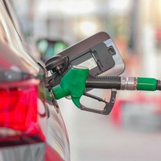 Benzina, giù le accise. Ma anche a Biella serve ancora un po' di pazienza (e i prezzi restano alti)