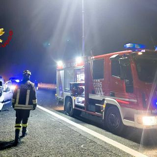 Incidente stradale sull'A4, coinvolti 5 mezzi e 2 persone in ospedale: ambulanza anche da Cavaglià