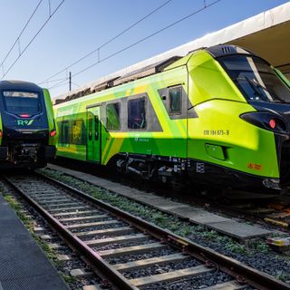 Piemonte, trasporti: consegnato nuovo treno elettrico