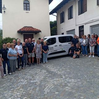 Valdilana, un nuovo mezzo per i trasporti sociali a servizio del territorio (foto dalla pagina Facebook di Comune di Valdilana)