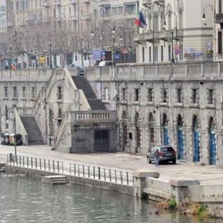 Torino, tragedia sfiorata ai Murazzi: cade da oltre tre metri e si procura diverse fratture