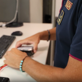 L'operazione ha portato a 5 arresti e 5 denunce da parte della Polizia