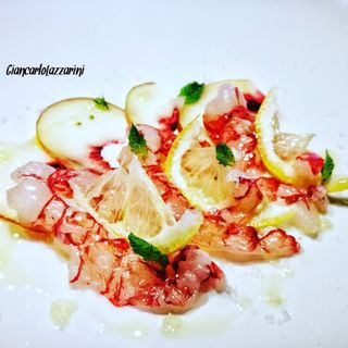 Ricetta: Crudo di Mazara, pesca, limone e menta piperita