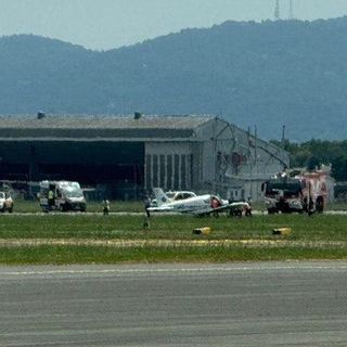 Ultraleggero sbaglia atterraggio: paura a Caselle