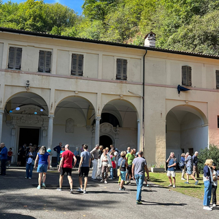 Conferenze, pranzi al Santuario, mercatini: partecipazione a Crevacuore per la festa patronale (foto di Ermanno Orsi)