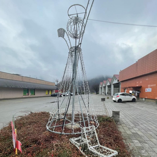 Dopo Cossato, vandali colpiscono anche a Pray. Danni all'Angelo della Pro Loco: “Non si ripeta più” (foto dalla pagina Facebook di Pro Loco Pray)