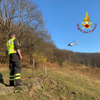 Postua, domato l'incendio. Oggi le operazioni di bonifica