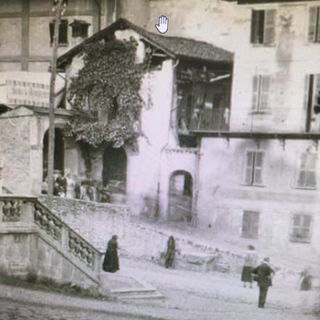 Ricordi, dialetto e botteghe di un tempo: a Grignasco la piazza della chiesa rivive nelle voci dei suoi protagonisti