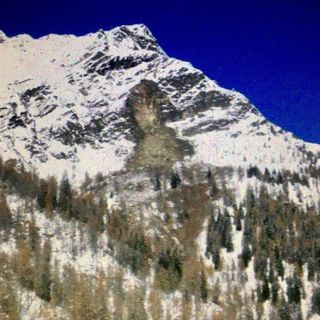 Tre persone isolate dopo la frana in Val Vogna