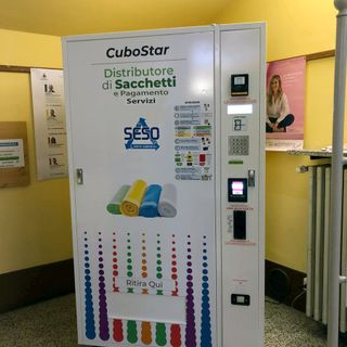 Borgosesia: In Comune il nuovo distributore per sacchetti e per i pagamenti