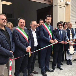 Il taglio del nastro degli uffici dell'Agenzia delle Entrate