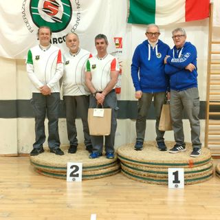 Arcieri del Sesia protagonisti all’indoor di Vercelli: oro, argento e bronzo nell’arco nudo e due squadre d’argento