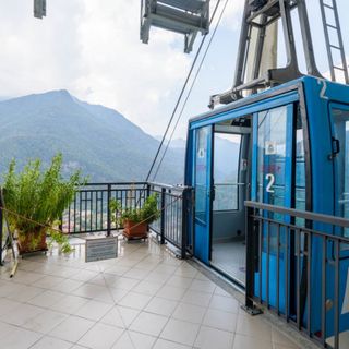 Varallo: Riaperta la funivia del Sacro Monte