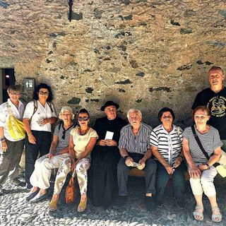 Serravallesi in pellegrinaggio a Saint-Oyen, una giornata di pace al monastero benedettino