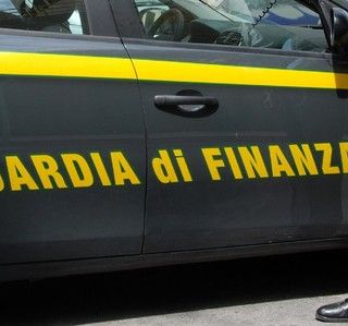 Fatture false nella vendita di pc e software: l'indagine arriva a Vercelli