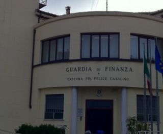 Terremoto alla Guardia di Finanza: arrestati il comandante provinciale e il suo autista