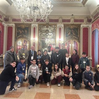 Vercelli, la Prefettura apre le porte agli studenti della “Verga” per la Giornata Mondiale dell’Infanzia e dell’Adolescenza