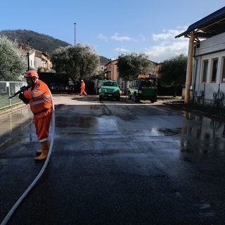 Alluvione Toscana, al lavoro a Montemurlo la colonna mobile di Protezione Civile del Piemonte FOTO
