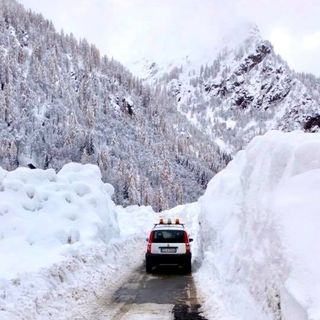 Strade chiuse in Valsesia per la neve