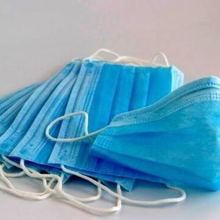 Attenzione alla truffa di mascherine e guanti, la Polizia postale lancia l’allarme