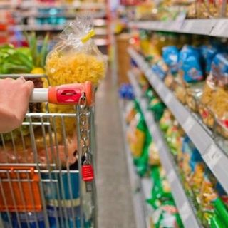 Coldiretti: +23% costi colpiscono aziende agricole e spesa