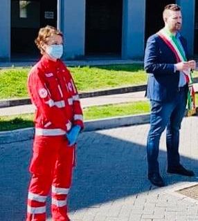 I complimenti del Sindaco Tiramani a Daniela Denicola a Cavaliere della Repubblica