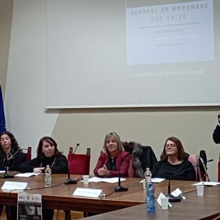 A Borgosesia una serata per capire e contrastare la violenza di genere: tra testimonianze, educazione digitale e nuovi progetti di prevenzione