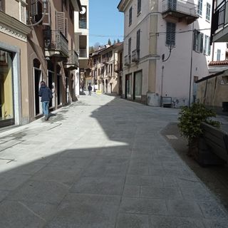 Borgosesia: Taglio del nastro per la rinnovata via Cairoli
