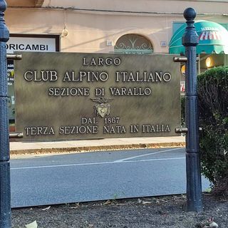 Varallo onora il CAI con una targa nel cuore della città