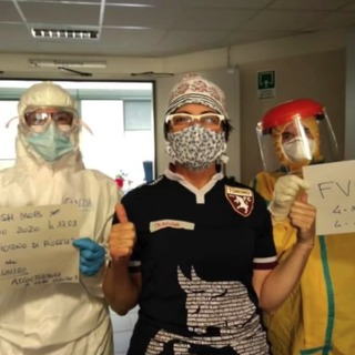 Borgosesia, chiuso il reparto Covid: il saluto degli operatori VIDEO