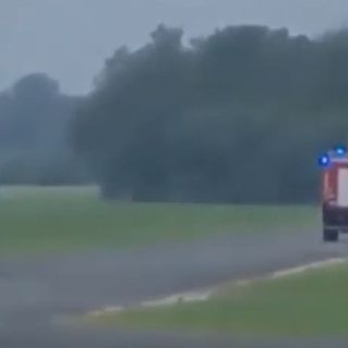 Velivolo va a sbattere contro gli alberi durante l'atterraggio: dramma sfiorato all'Aeroclub il giorno prima delle Frecce Tricolori
