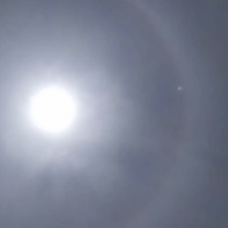 Piemonte, il “mistero” dell’enorme alone intorno al sole: ecco la spiegazione scientifica