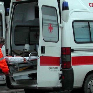 Precipita con l'auto in un torrente: incidente mortale all'alba di sabato